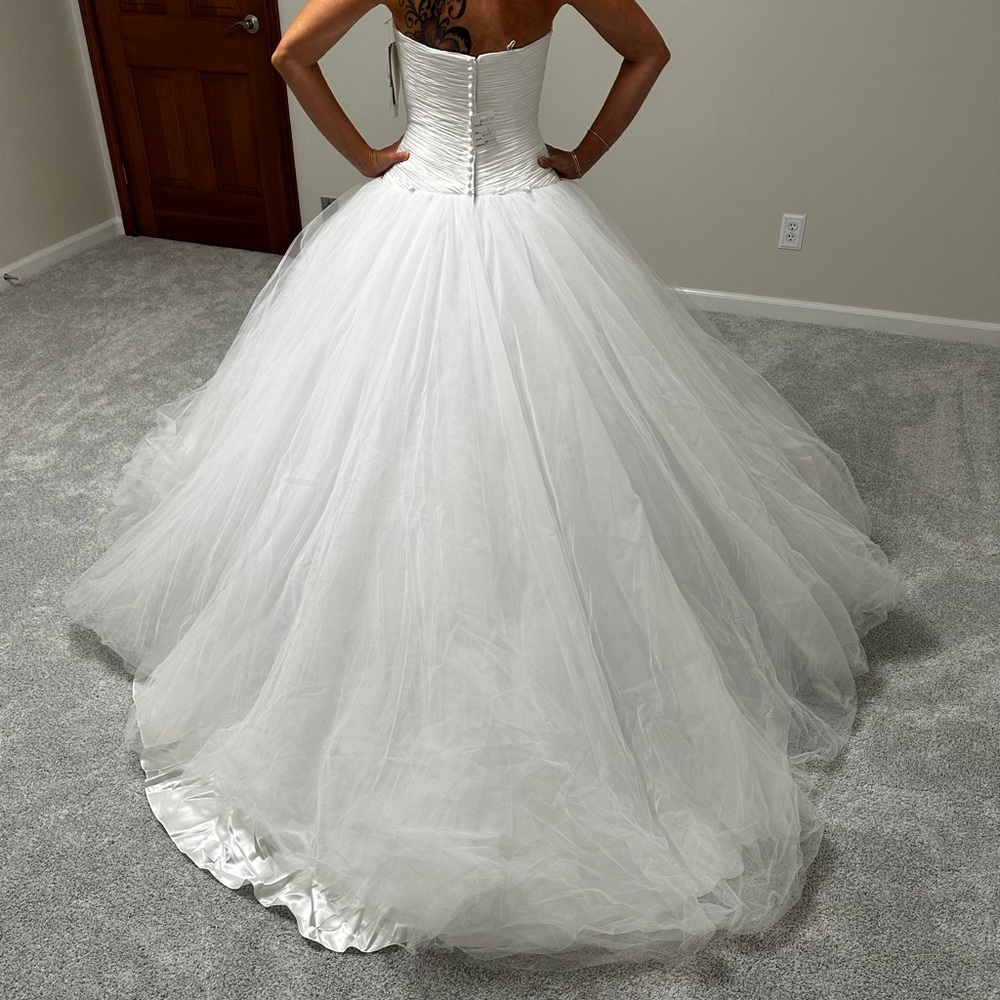 Oleg Cassini White Wedding Dress